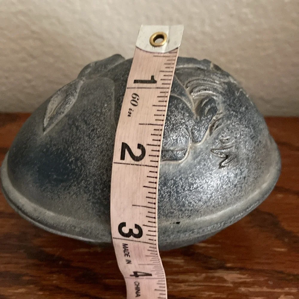 NWOTS Gray Black Resin Molded Rabbit Egg Keepsake Box